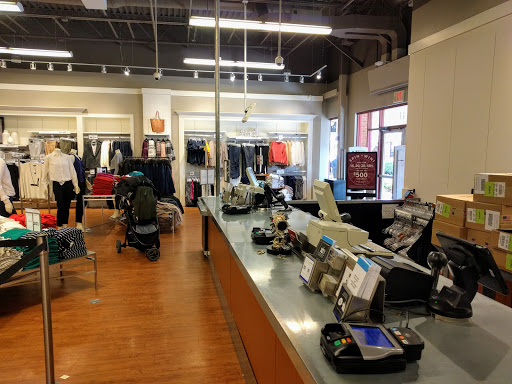 Clothing Store «Banana Republic», reviews and photos, 241 Fort Evans Rd NE, Leesburg, VA 20176, USA