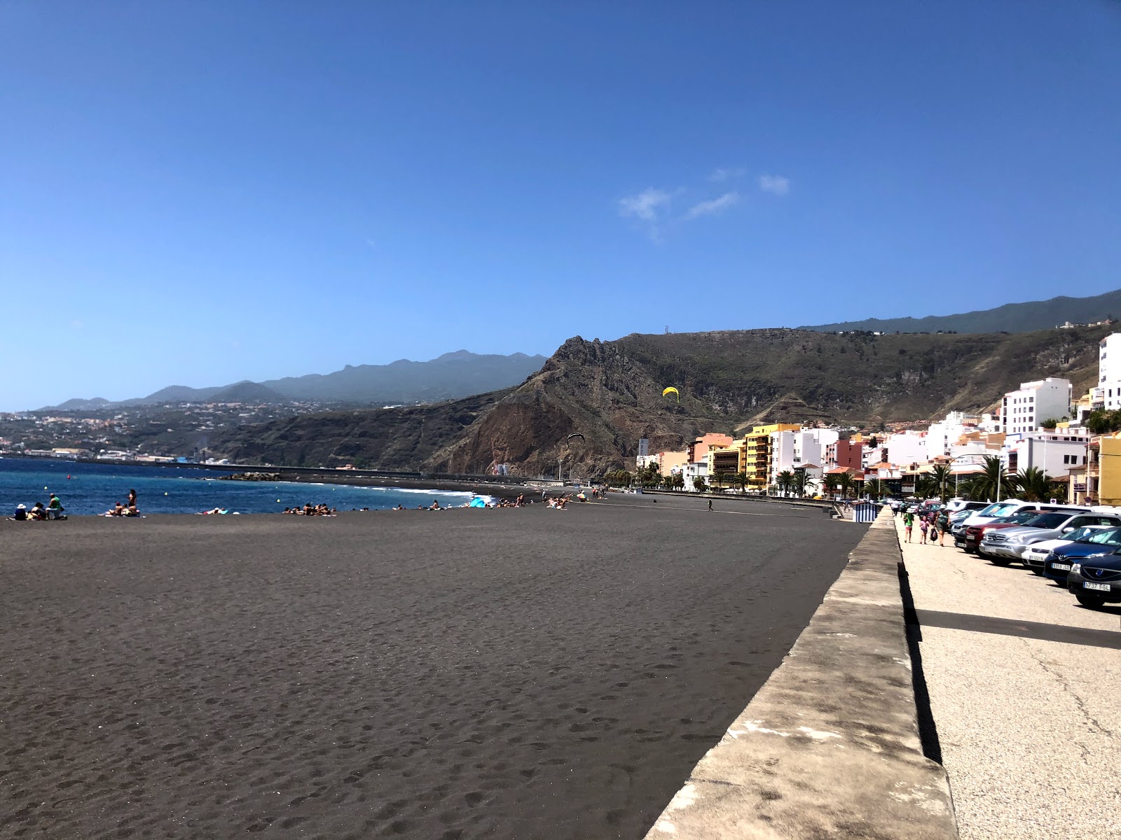 Foto de Playa de Santa Cruz e o assentamento