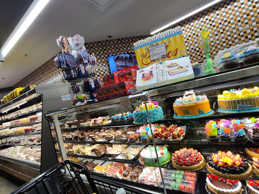 Supermarket «Cermak Fresh Produce», reviews and photos, 4000 W Diversey Ave, Chicago, IL 60639, USA