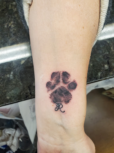 Tattoo Shop «Fat Cat Tattoo», reviews and photos, 460 CA-49, Sutter Creek, CA 95685, USA