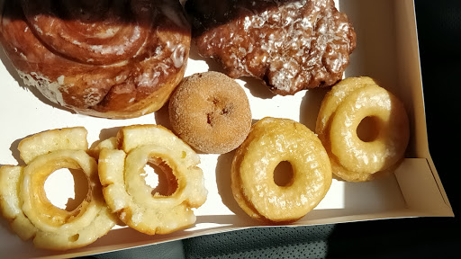 Donut shop,Dessert shop «Daylight Donuts», reviews and photos, 214 W Commercial St,Ozark, AR 72949,United States