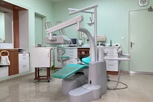 Dr Lamia AZAR RICHA - Chirurgien-Dentiste - Partenaire AfriDoctor image