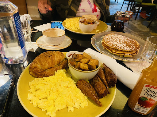 Restaurant «Corner Cafe», reviews and photos, 3070 Piedmont Rd NE, Atlanta, GA 30305, USA