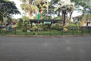 Taman Kodok bundaran zamrud image