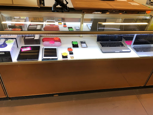 Pawn Shop «Roswell Pawn & Jewelry», reviews and photos, 615 Holcomb Bridge Rd, Roswell, GA 30076, USA