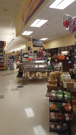 Supermarket «Stop & Shop», reviews and photos, 150 New Park Ave, Hartford, CT 06106, USA