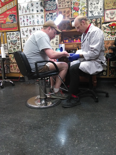 Tattoo Shop «New Life Tattoos», reviews and photos, 404 E Green St, Champaign, IL 61820, USA