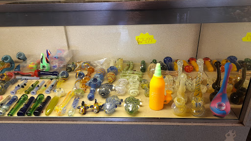 Tobacco Shop «Little Canada Smoke Shop & Specialties LLC», reviews and photos, 37 Little Canada Rd E, St Paul, MN 55117, USA