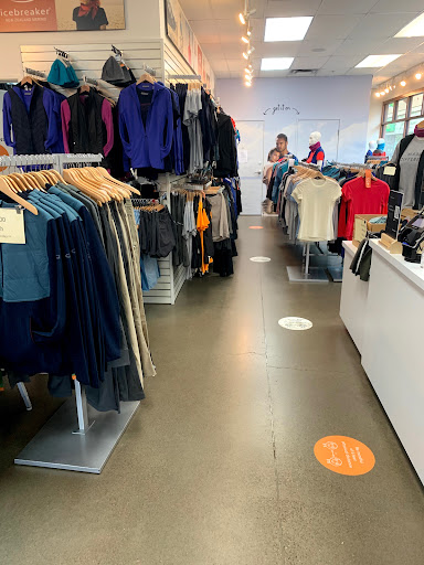 Sportswear Store «Icebreaker Woodburn Outlet», reviews and photos, 1001 N Arney Rd, Woodburn, OR 97071, USA