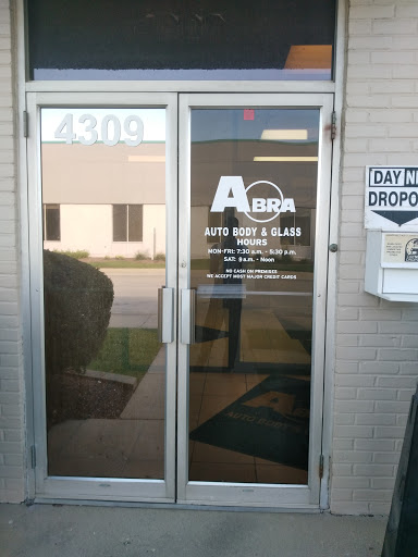 Auto Body Shop «ABRA Auto Body & Glass», reviews and photos, 4309 Transworld Rd, Schiller Park, IL 60176, USA