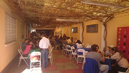 Los Pochos - Peña Restaurante - HRRG+9MM, Av Alfonso Arce, Cochabamba, Bolivia