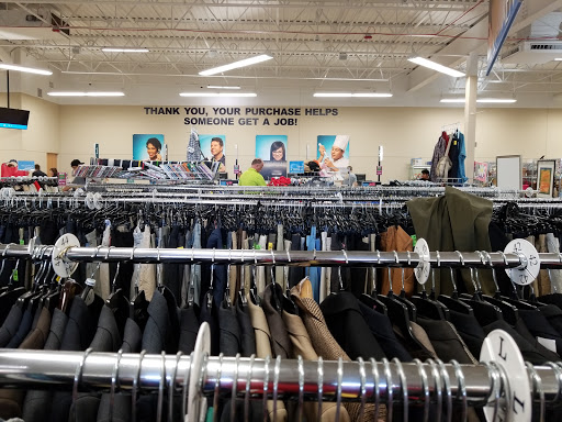 Thrift Store «Goodwill Store & Donation Center in Evanston», reviews and photos, 1916B Dempster St, Evanston, IL 60202, USA