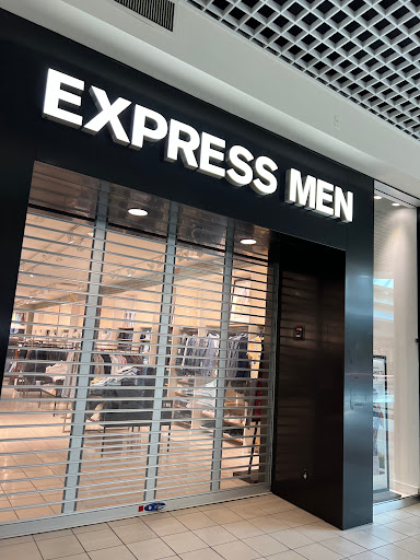 Clothing Store «Express», reviews and photos, 7501 W Cermak Rd, North Riverside, IL 60546, USA