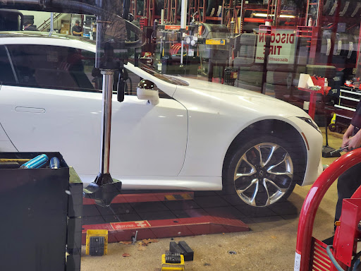 Tire Shop «Discount Tire Store», reviews and photos, 8550 N MacArthur Blvd, Irving, TX 75063, USA