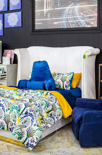 Home Goods Store «Yard Sale USA», reviews and photos, 562 Nissan Dr, Smyrna, TN 37167, USA