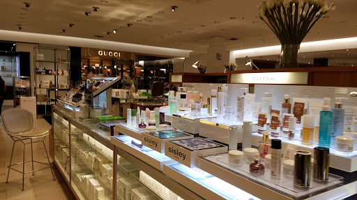 Department Store «Saks Fifth Avenue», reviews and photos, 26100 Cedar Rd, Beachwood, OH 44122, USA