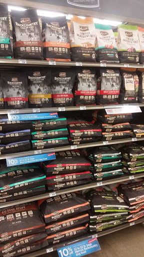 Pet Supply Store «Petco Animal Supplies», reviews and photos, 6885 Southland Dr, Middleburg Heights, OH 44130, USA