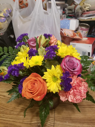 Florist «Gillespie Florists», reviews and photos, 9255 W 10th St, Indianapolis, IN 46234, USA