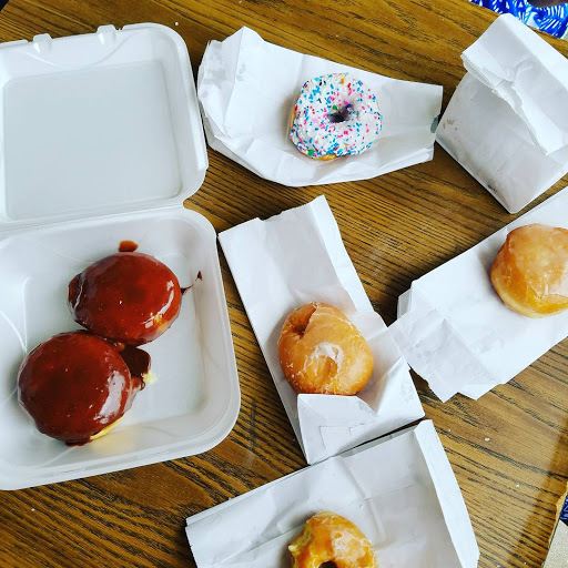 Donut Shop «Hole In One Donut 3», reviews and photos, 14406 N Florida Ave, Tampa, FL 33613, USA