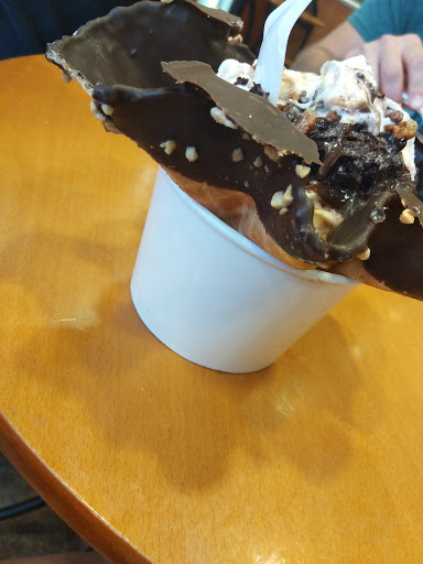 Ice Cream Shop «Cold Stone Creamery», reviews and photos, 2015 S Hurstbourne Pkwy, Louisville, KY 40220, USA