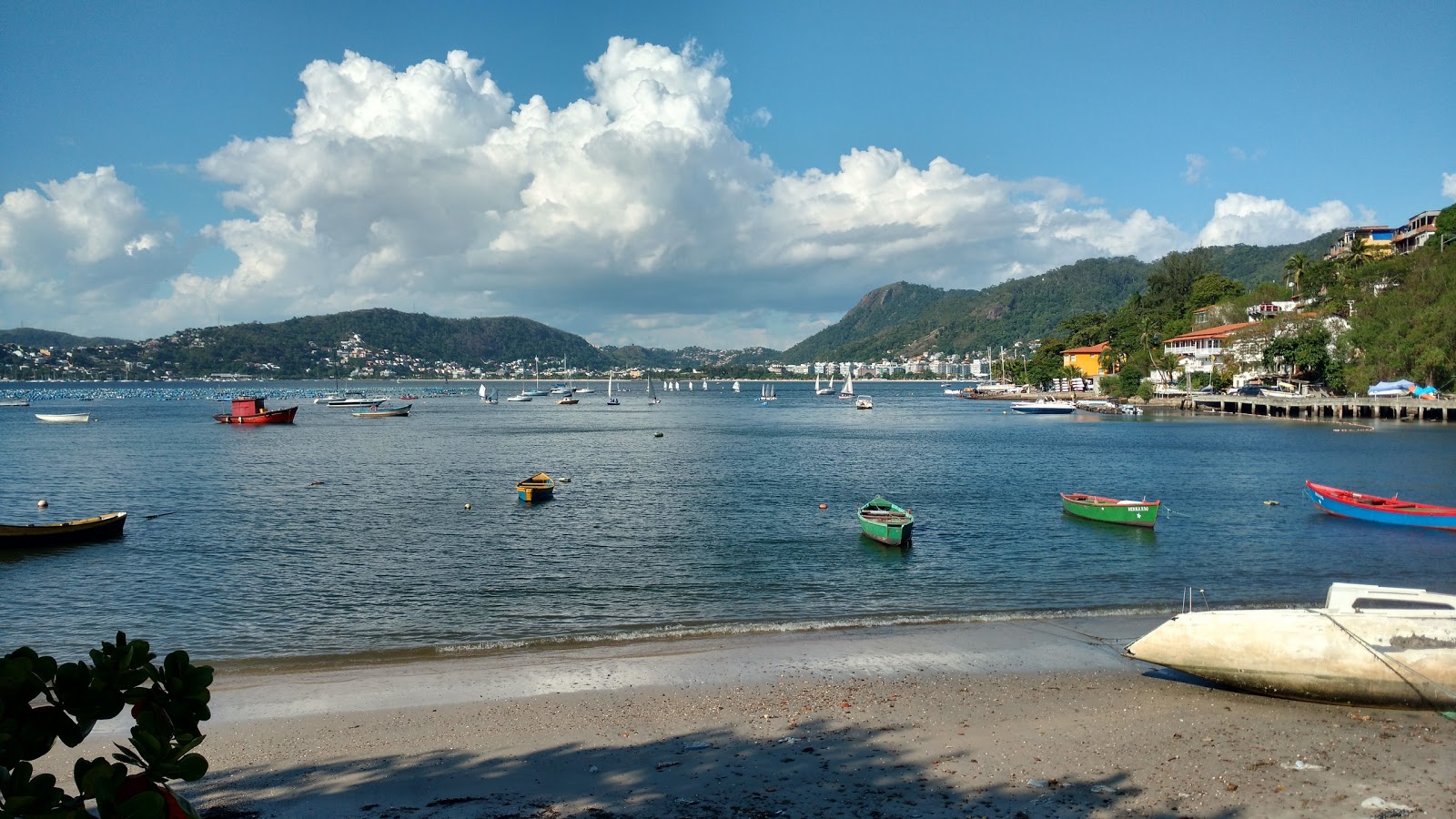 Fotografija Praia do Cais z svetel pesek površino