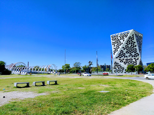 Espacio Verde Frente Al Centro Civico