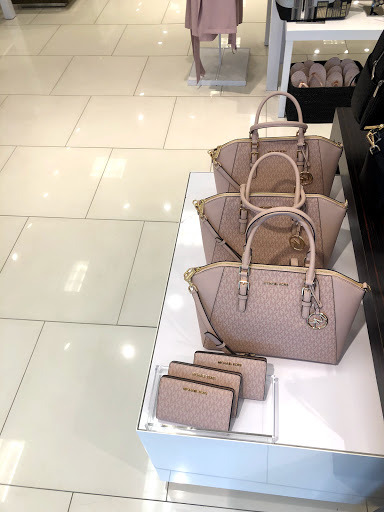 Fashion Accessories Store «Michael Kors», reviews and photos, 20-A Killingworth Turnpike #430, Clinton, CT 06413, USA