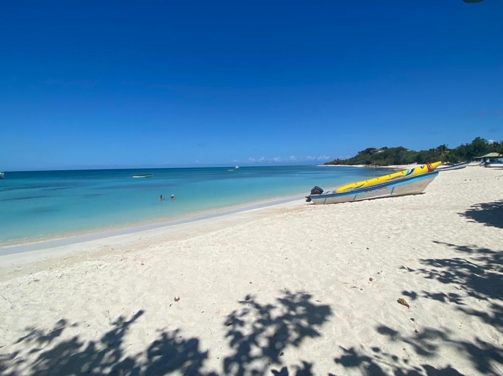 Foto de Playa Punta Rucia - lugar popular entre os apreciadores de relaxamento