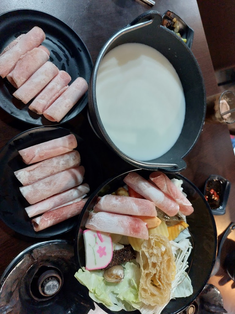 榮皇火鍋、簡餐（白河店） 的照片