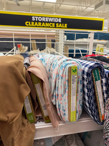 Fabric Store «Jo-Ann Fabrics and Crafts», reviews and photos, 441 E Roosevelt Rd #410, Lombard, IL 60148, USA