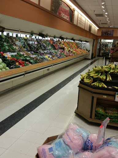 Grocery Store «Red Front Supermarket, Inc», reviews and photos, 677 Chicago Ave, Harrisonburg, VA 22802, USA