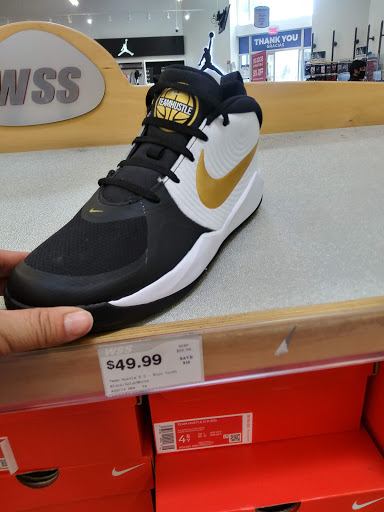 Shoe Store «WSS», reviews and photos, 460 San Fernando Mission Blvd, San Fernando, CA 91340, USA