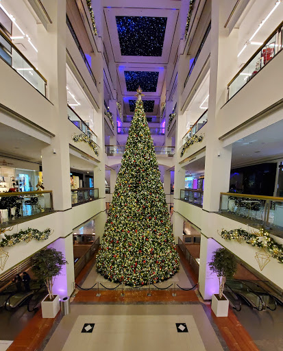 Shopping Mall «900 North Michigan Shops», reviews and photos, 900 N Michigan Ave, Chicago, IL 60611, USA