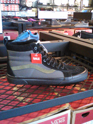 Shoe Store «Vans», reviews and photos, 485 N Tustin St, Orange, CA 92867, USA