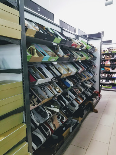 Department Store «Saks OFF 5TH», reviews and photos, 3310 Livermore Outlets Dr, Livermore, CA 94551, USA