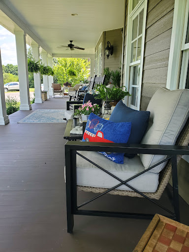 Lodge «The Farmhouse Inn», reviews and photos, 108 W Swan St, Centerville, TN 37033, USA