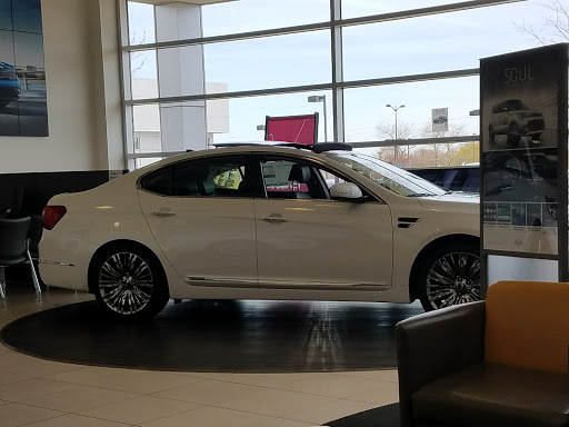 Kia Dealer «Rosen Kia Milwaukee», reviews and photos, 5505 S 27th St, Milwaukee, WI 53221, USA