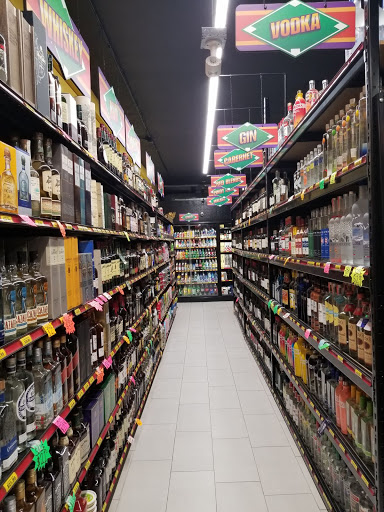 Liquor Store «Gold Crown Liquors Store», reviews and photos, 3425 N Clark St, Chicago, IL 60657, USA