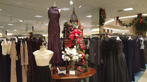 Department Store «Von Maur», reviews and photos, 10010 California St, Omaha, NE 68114, USA