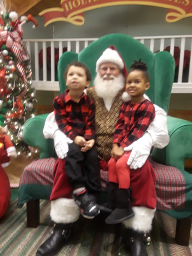 Shopping Mall «St. Charles Towne Center», reviews and photos, 11110 Mall Cir, Waldorf, MD 20603, USA