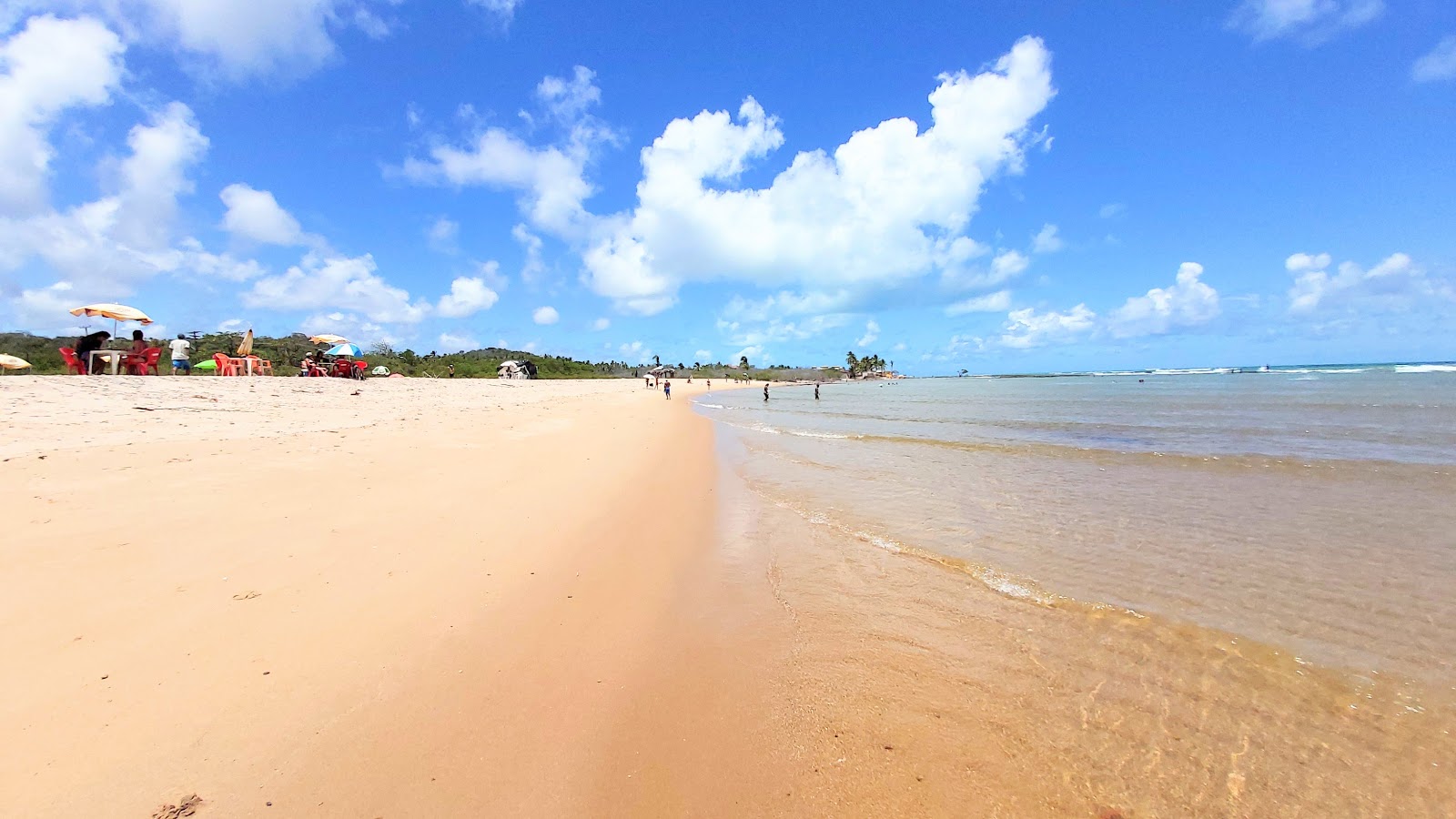 Foto di Spiaggia di Riacho Doce con una superficie del acqua cristallina