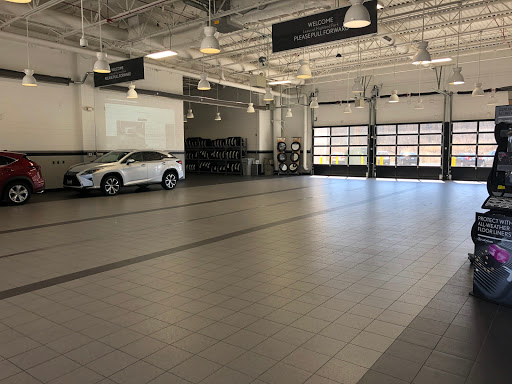 Lexus Dealer «Lexus of Highland Park», reviews and photos, 2930 Skokie Valley Rd, Highland Park, IL 60035, USA