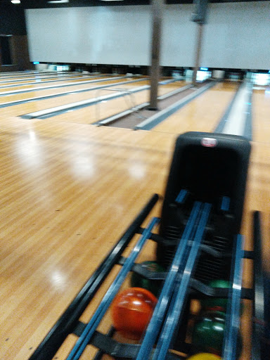 Bowling Alley «Revolutions Bowling & Lounge», reviews and photos, 60 Bidwell Rd, South Windsor, CT 06074, USA