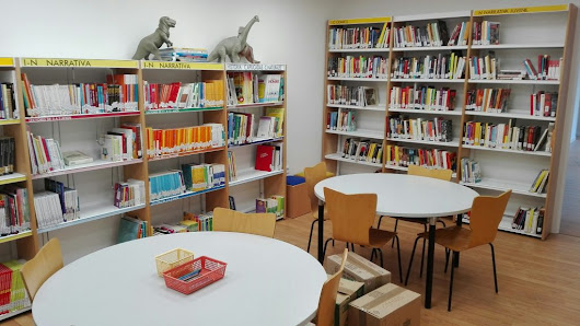 Biblioteca Pública Municipal de Los Molinos. C. Real, 8, 28460 Los Molinos, Madrid, España