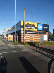 Halfords Autocentre Leeds (Low Road)