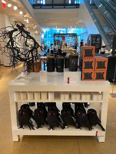 Furniture Store «Crate and Barrel», reviews and photos, 160 N Gulph Rd, King of Prussia, PA 19406, USA