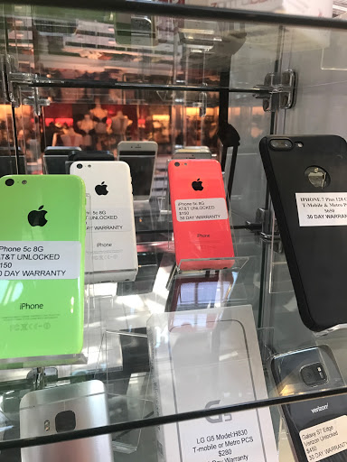 Electronics Repair Shop «Invisible Armor Iphone, Ipad, Samsung Repair, Buy, Sell And Unlock», reviews and photos, 394 S Tustin St, Orange, CA 92866, USA