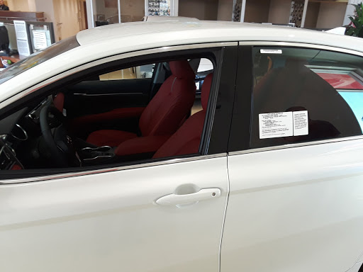 Toyota Dealer «Toyota Of Whittier», reviews and photos, 14577 Whittier Blvd, Whittier, CA 90605, USA