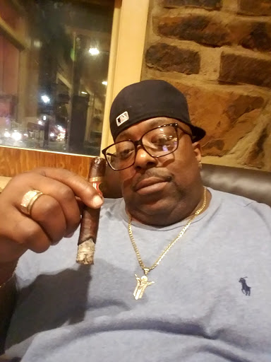 Cigar Shop «Slow Burns Cigar Shoppe & Smoking Lounge», reviews and photos, 701 Frederick Rd, Catonsville, MD 21228, USA