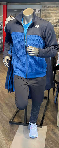 Shoe Store «New Balance Dallas», reviews and photos, 4017 E Northwest Pkwy N, Dallas, TX 75225, USA